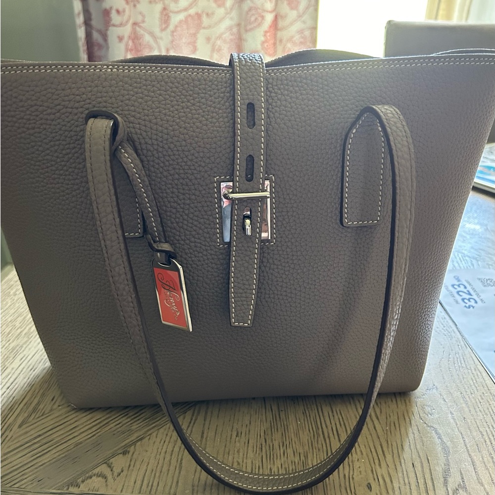Dooney and Bourke “Henry’s” pebble tote. Excellent condition.